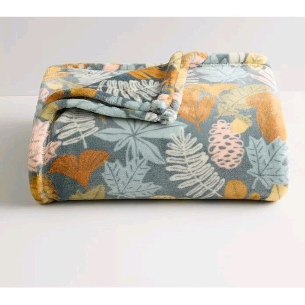 The Big One Harvest Fall Leaves Oversized‎ Plush Throw 5ft x 6ft